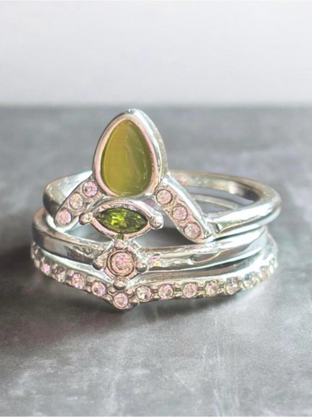 Vintage Avon Sage Green Tiara Stacking Ring Set 3pc Silver Rhinestone Sz 6 NIB